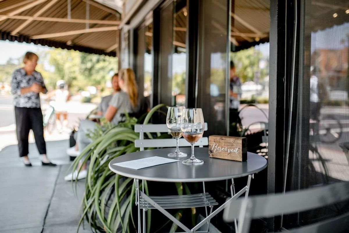 Yountville on a Budget: Public Art, Potato Chip Wine Pairings + Taco Dinner